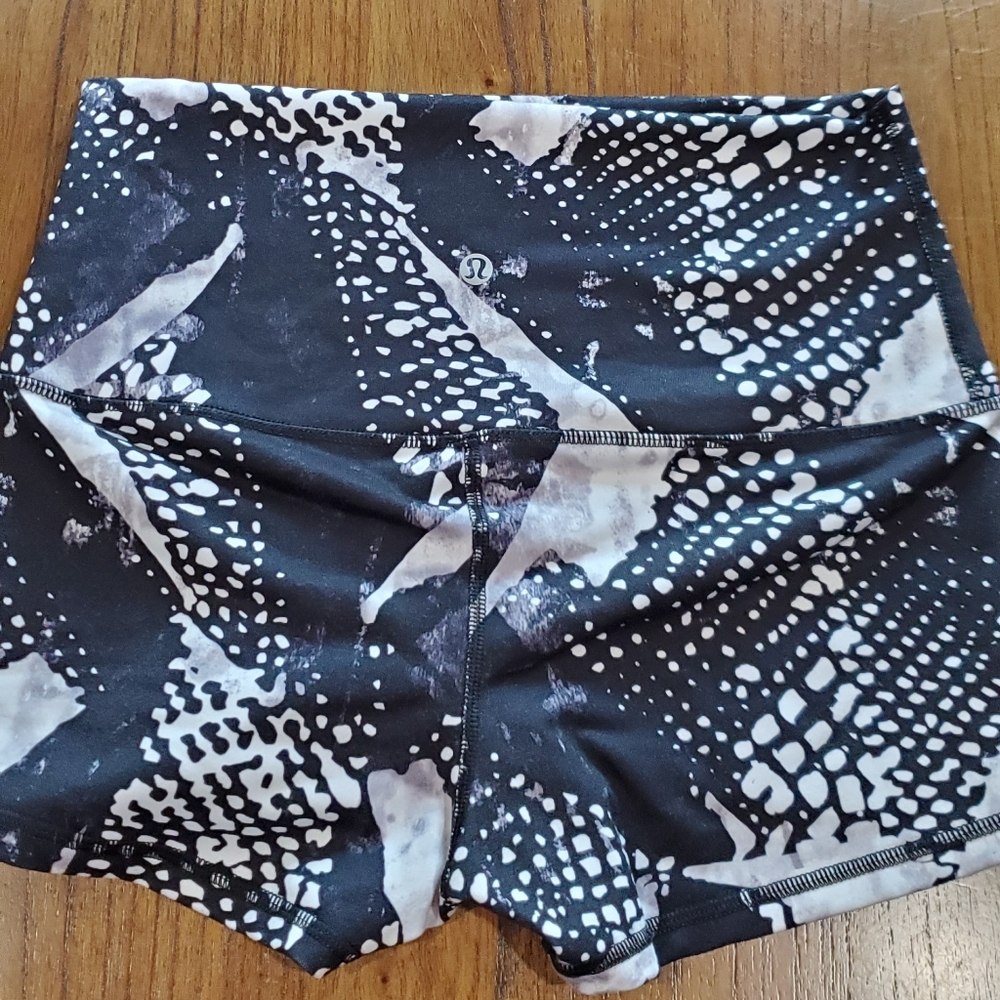 Lululemon align short